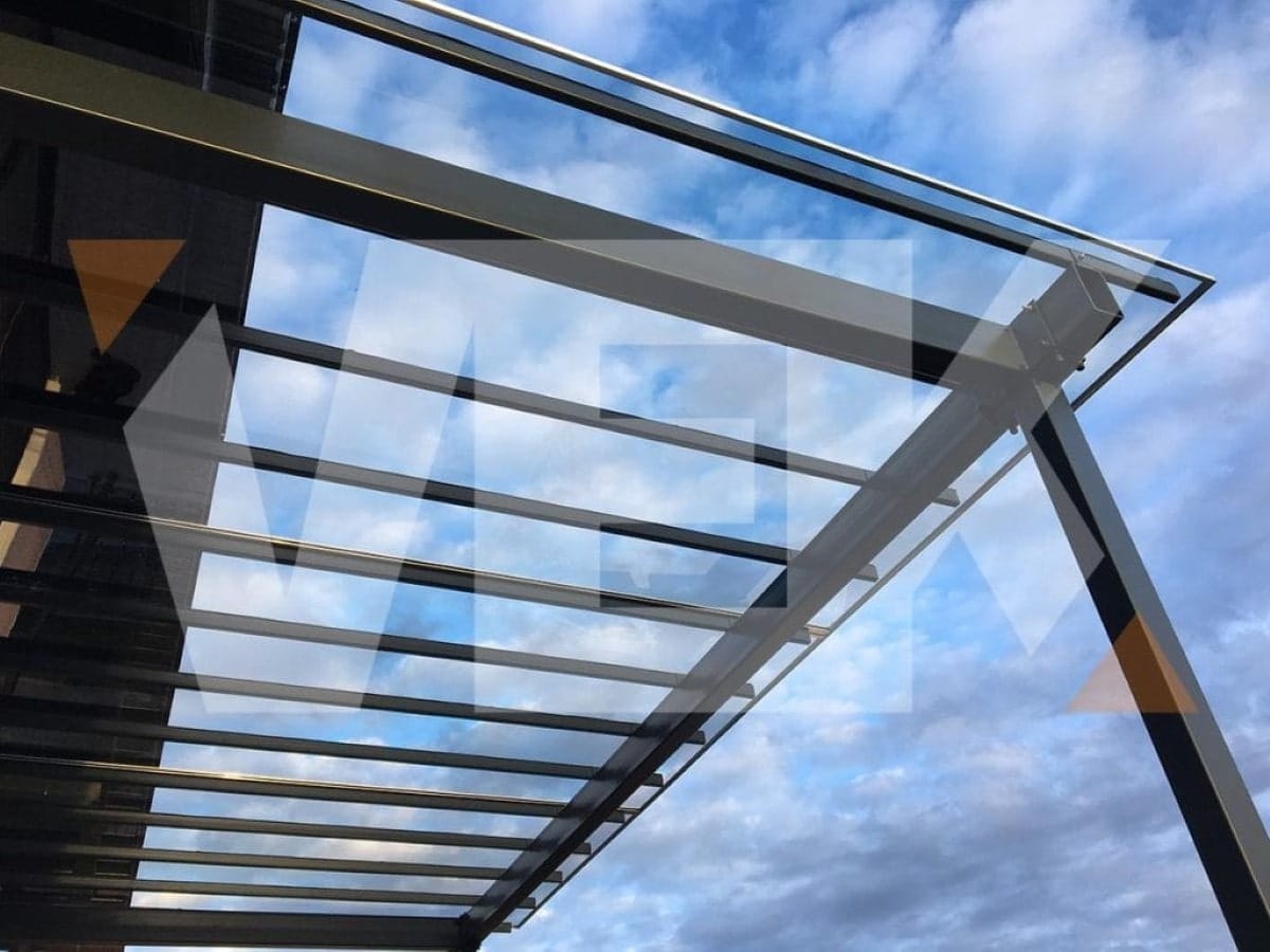 stekleni nadstreški cena